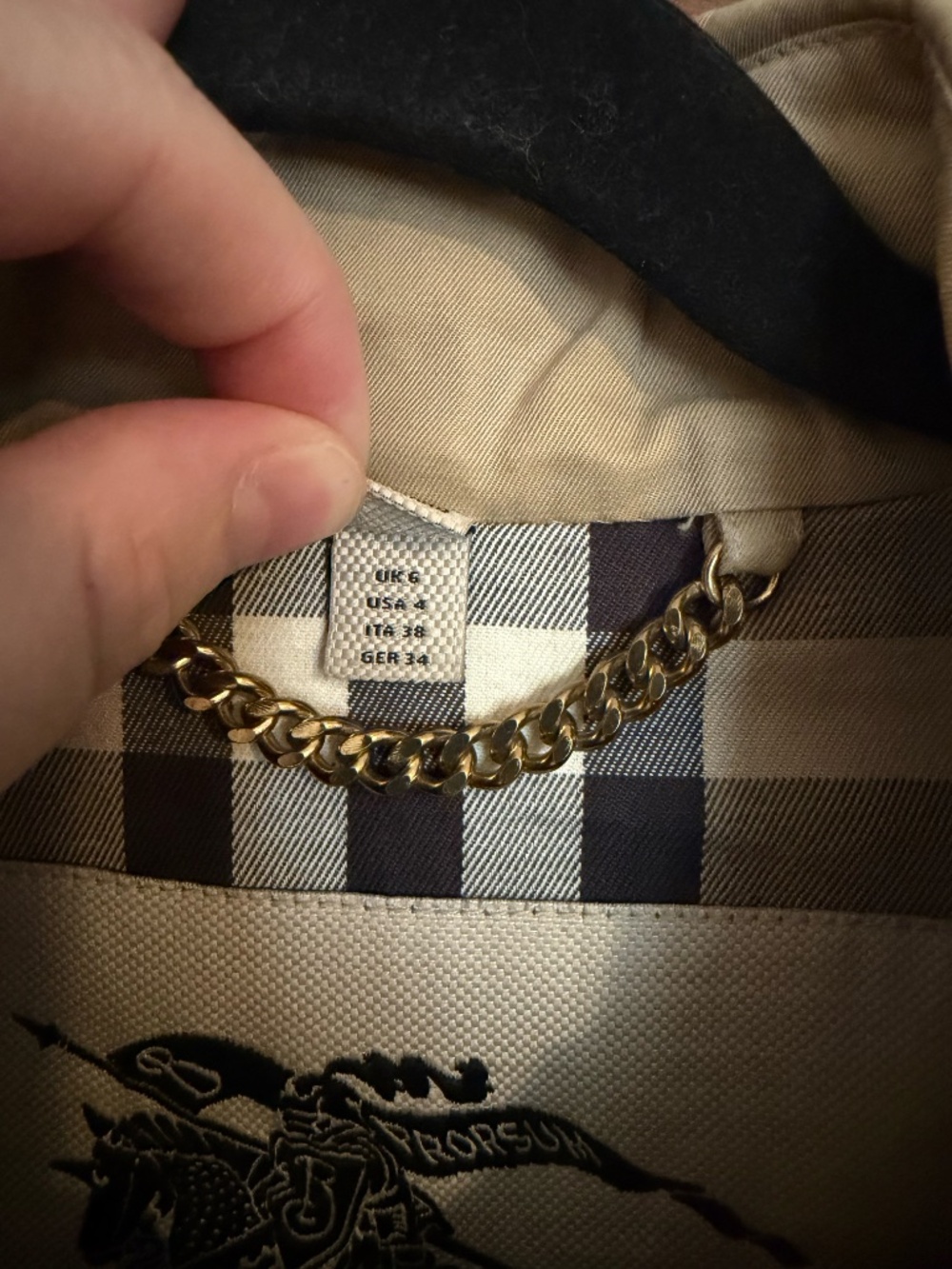 Burberry Trench Coat Honey Color Sandringham Size US 4 UK 6 Nova check lining. - Picture 5 of 8